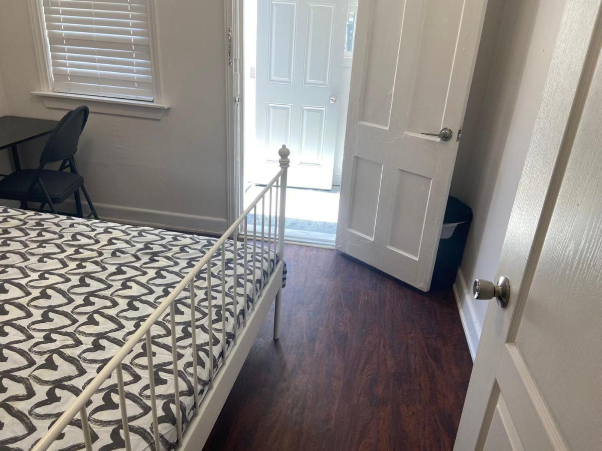 Budget Quad Room With En Suite Bathroom 36B Toronto Eksteriør billede